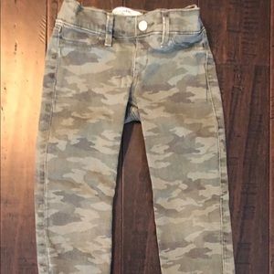 Abercrombie and Fitch Girls Camo Jeggings Size 5/6